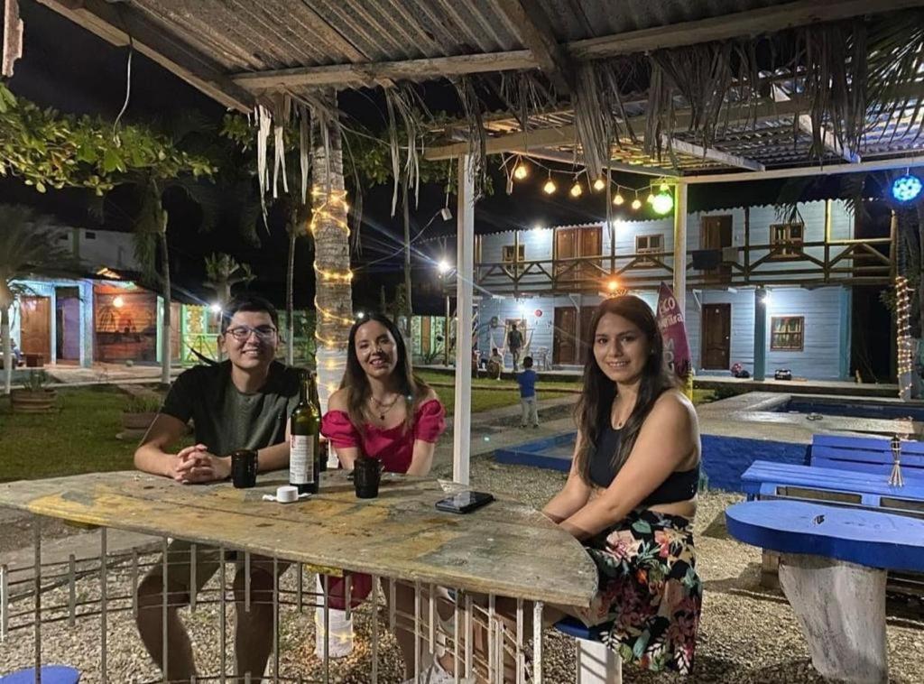Hostal Eco-Aventura มอนตาญิตาร์ ภายนอก รูปภาพ